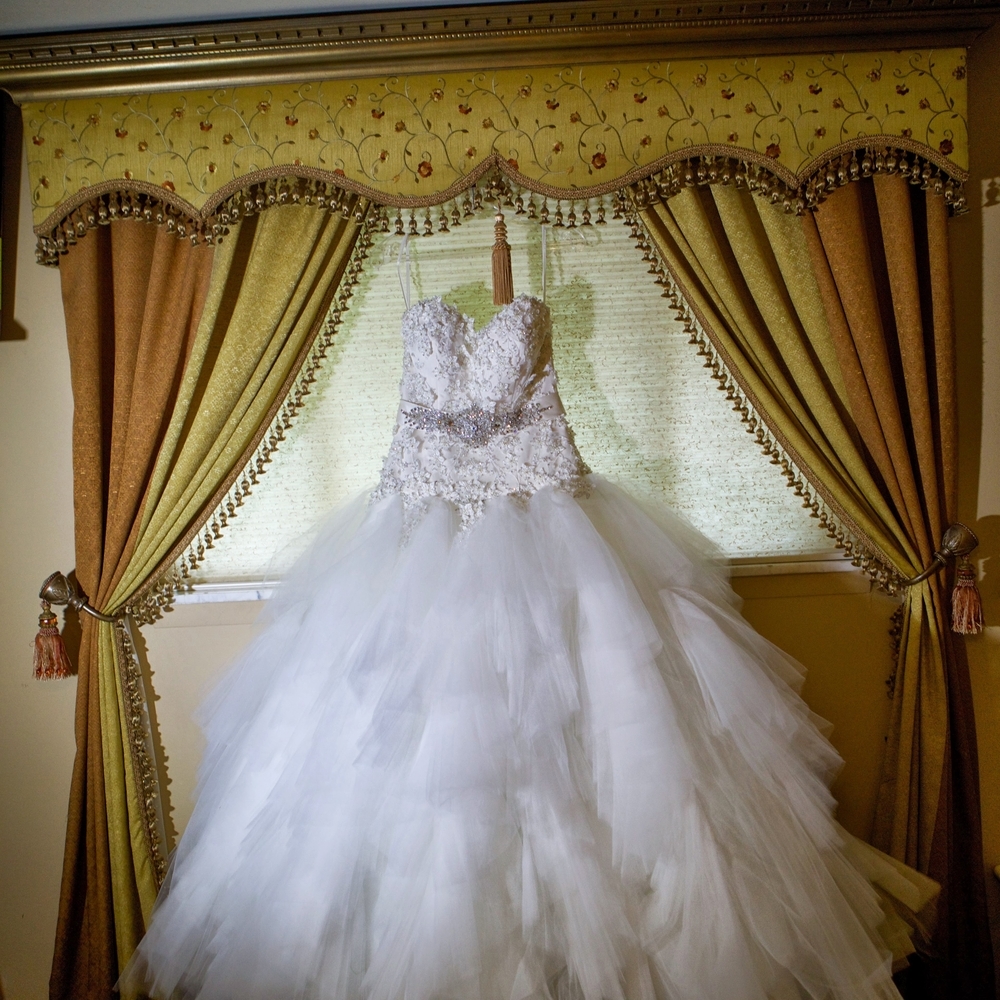 Elegant White Tulle Wedding Dress